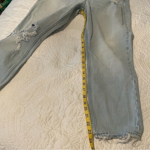 ABERCROMBIE & FITCH Curve Love High Rise Mom Jean Sz 28/6 Distressed Light Wash - Picture 8 of 8